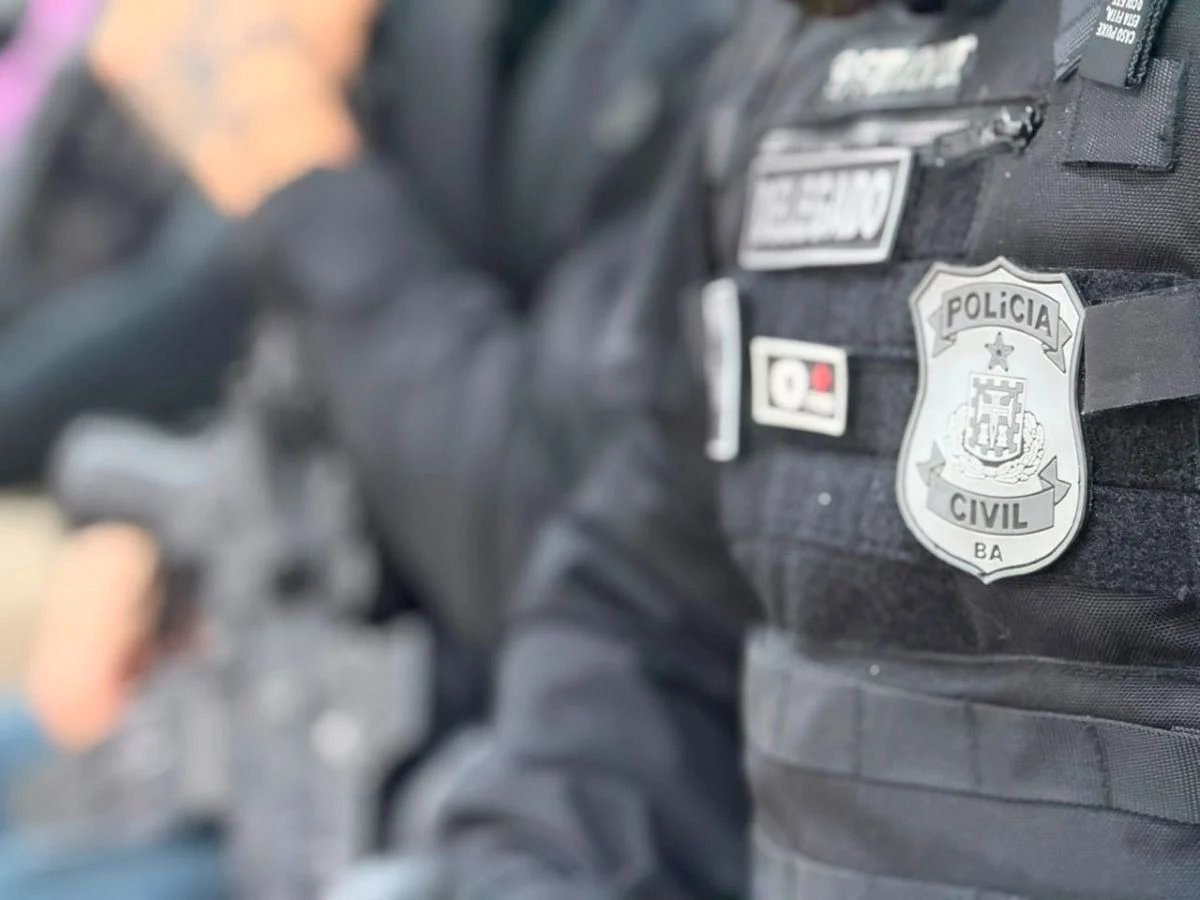 Homem é preso em flagrante por tentativa de feminicídio e posse de arma no norte baiano