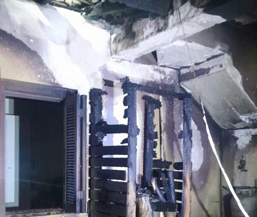 Incêndio destrói casa na área central de Farroupilha