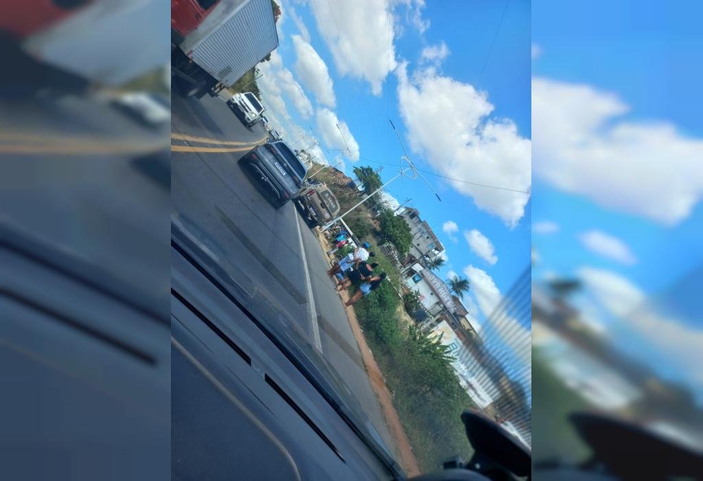 Colisão entre duas motos na BR-101 deixa feridos em Santo Antônio de Jesus